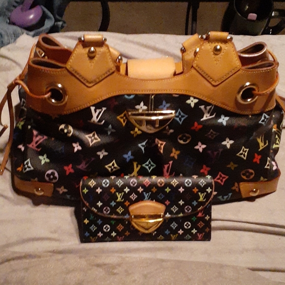 Just showing my favorite louis - Picture 2 of 4